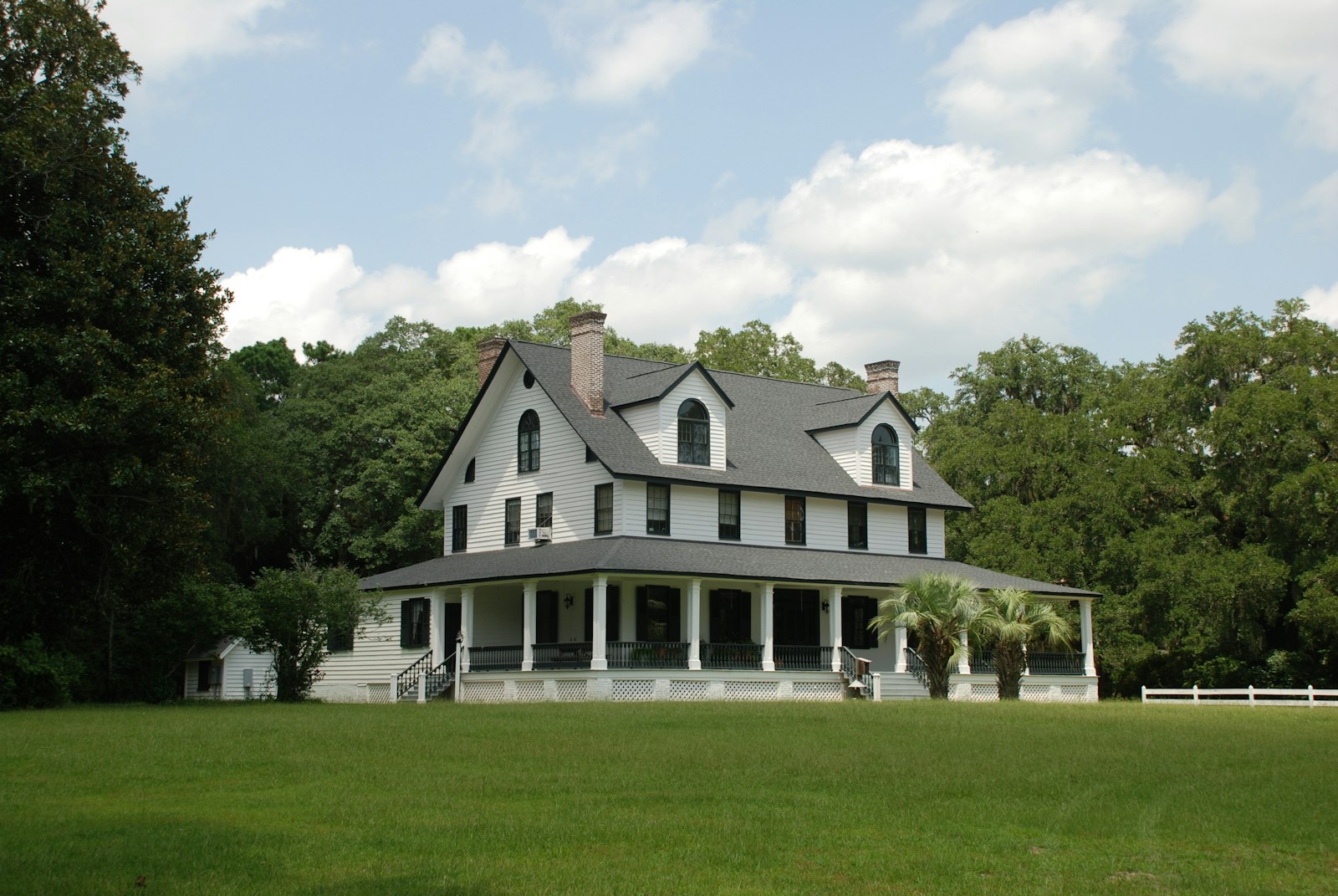 Luxury custom home exterior in Baldwin County, Alabama
